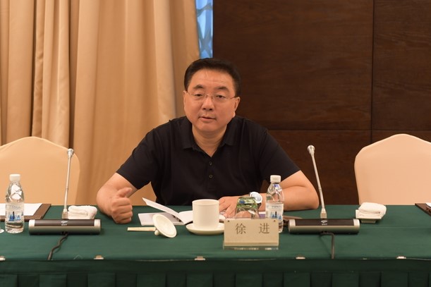 省国资委主任徐进听取川投信息产业发展工作汇报