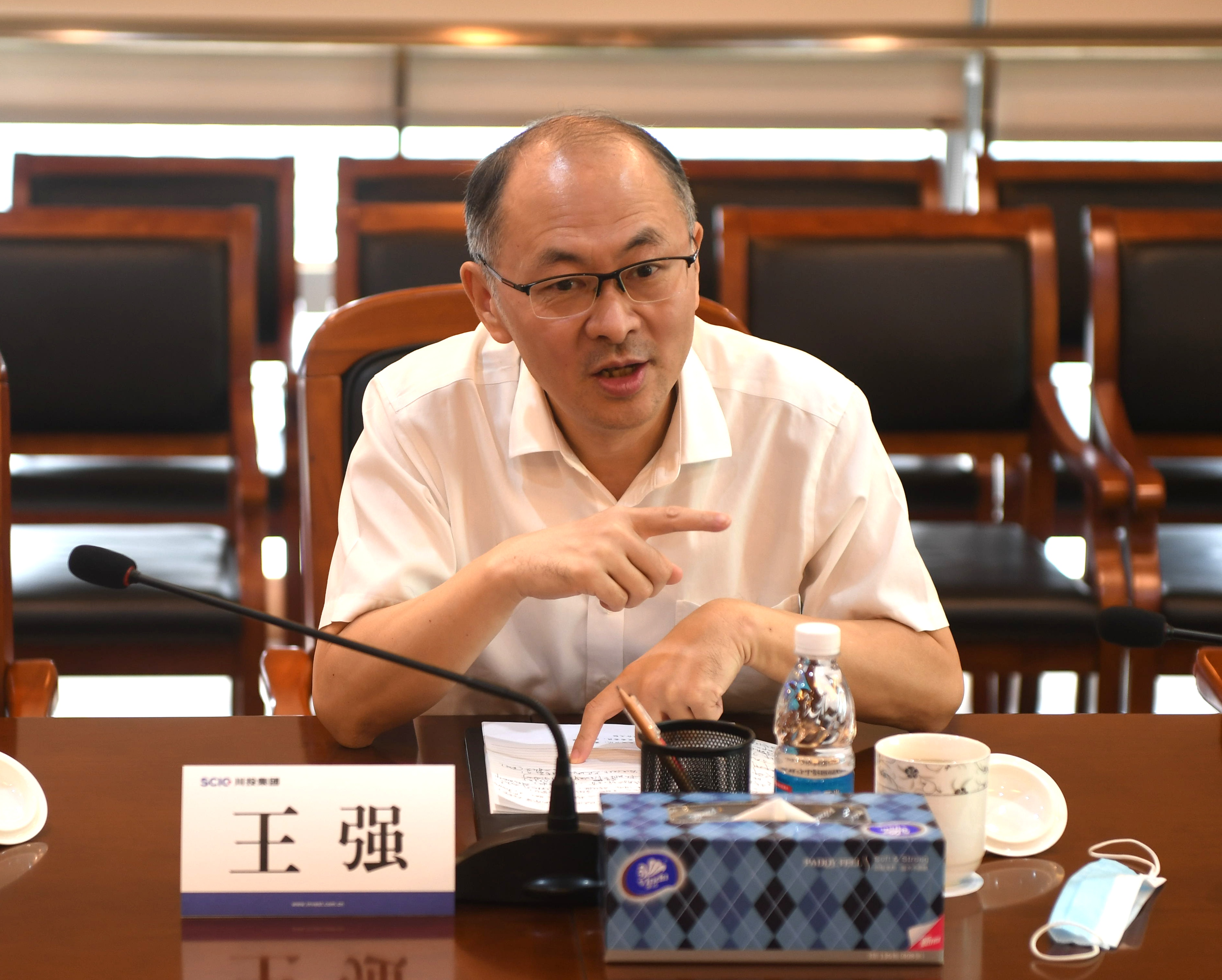 川投集团与西南电力设计院举行工作座谈