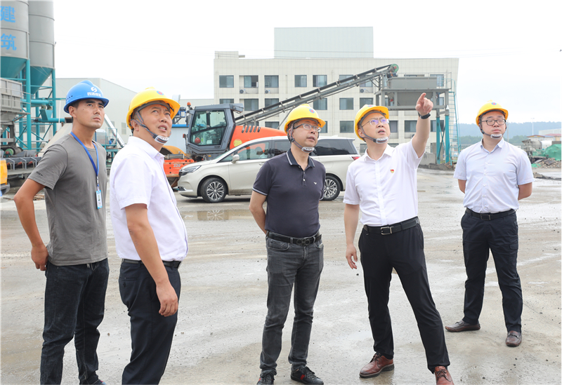 川投水务党委书记董事长刘凌云赴宏源公司视察调研